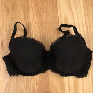 Black lace detail 36D Victoria’s Secret Bra